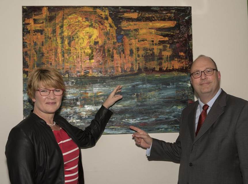 Ein Bild, das Kleidung, Person, Menschliches Gesicht, Kunst enth�lt.

KI-generierte Inhalte k�nnen fehlerhaft sein.